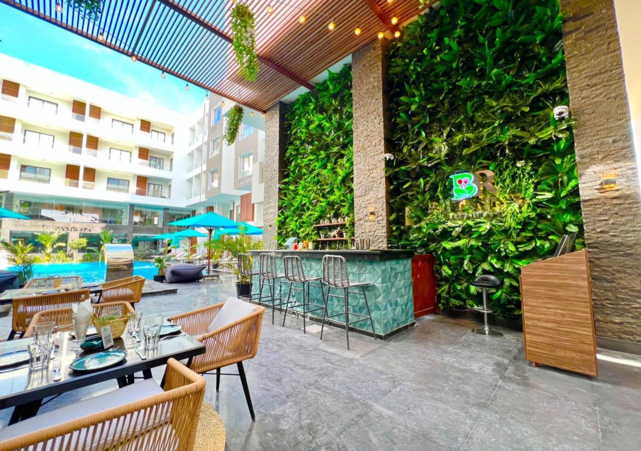 Sanctuary Sunlit Hurghada Haven With 4 Pools, Rooftop Sunsets & Gourmet Bites Steps Away Екстер'єр фото
