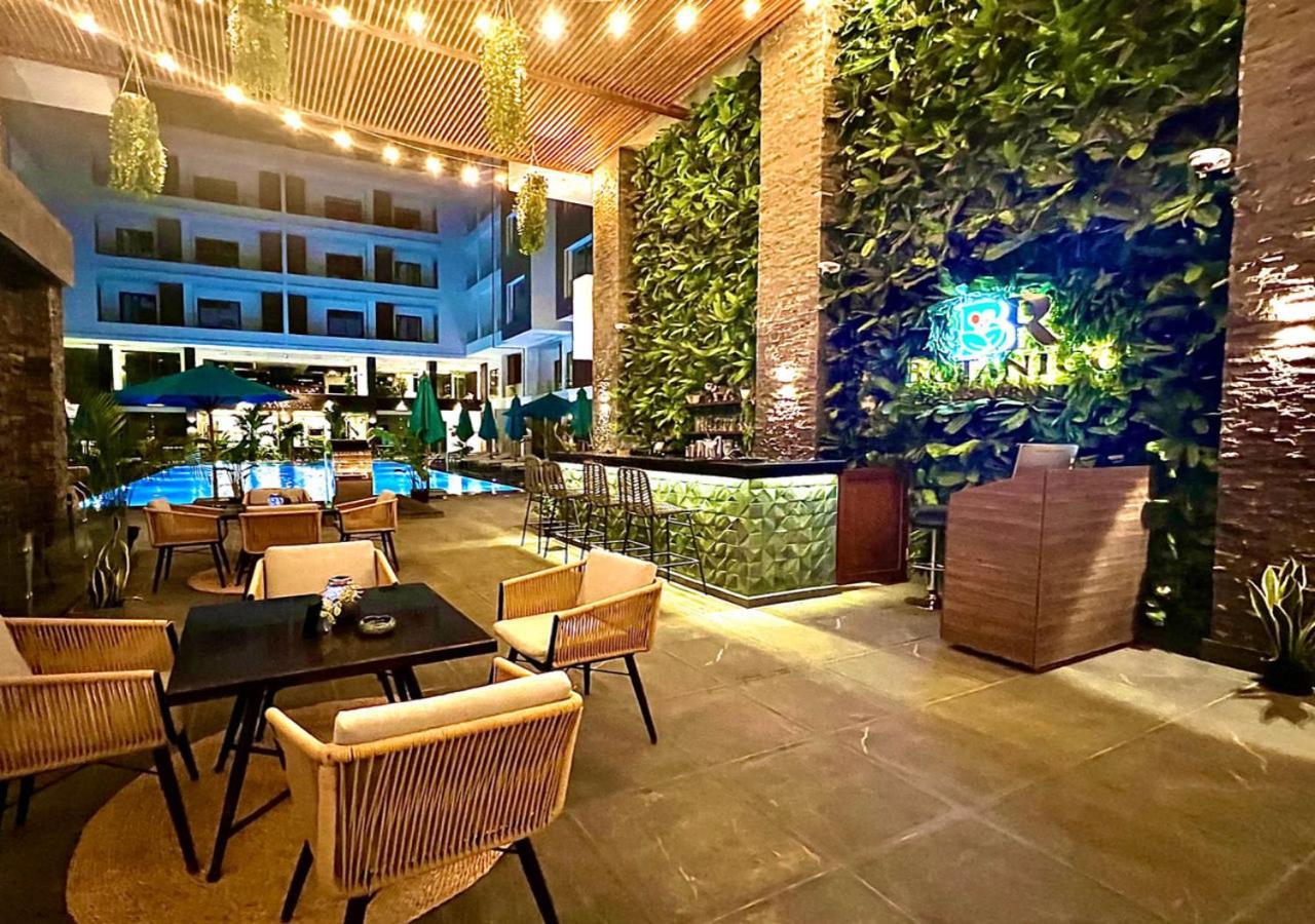 Sanctuary Sunlit Hurghada Haven With 4 Pools, Rooftop Sunsets & Gourmet Bites Steps Away Екстер'єр фото